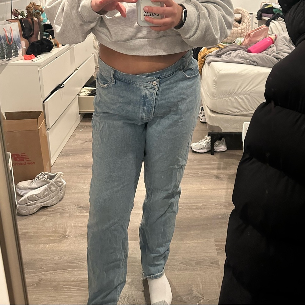 Dad high rise cross over Abercrombie and Fitch jeans. Curve love, size 18/34.